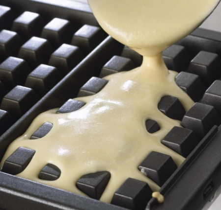 Вафельниця Frosty WBS-2B професійна для бельгійських вафель