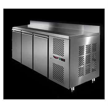 Стол холодильный Tecnodom TF03MIDGNAL трехдверный